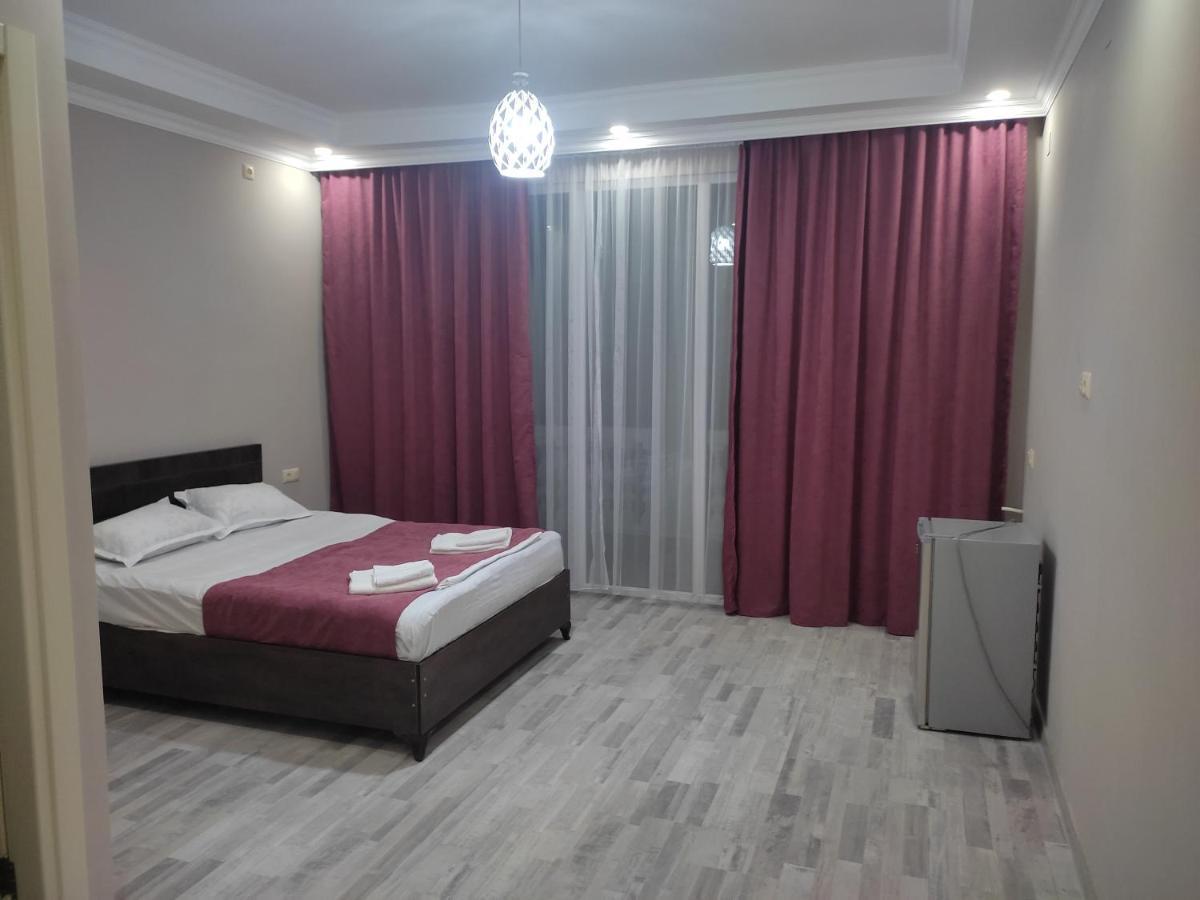 Geno Guest House Kvariati Exterior photo